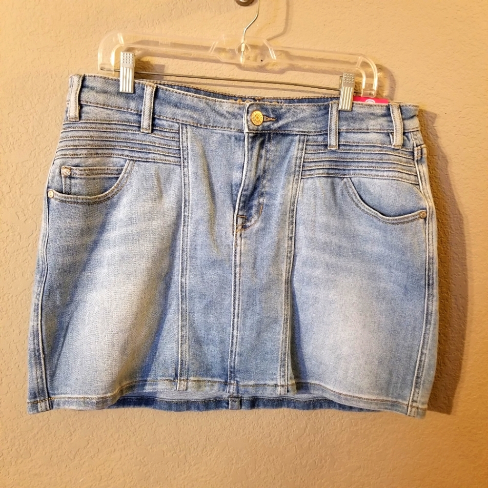 Rock & Roll Denim New Womens Mid Rise Light Wash Blue Jean Skirt Waist 33 NWT